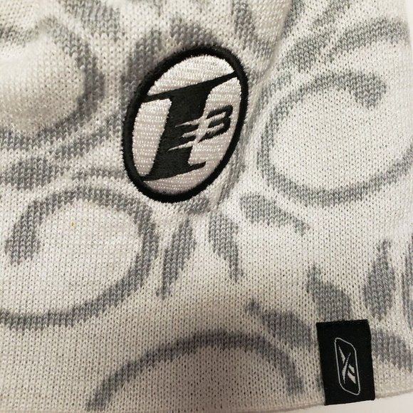 Reebok Allen Iverson I3 Basketball Winter Hat Beanie Knit Cap White Gray 1 Size - Picture 2 of 3